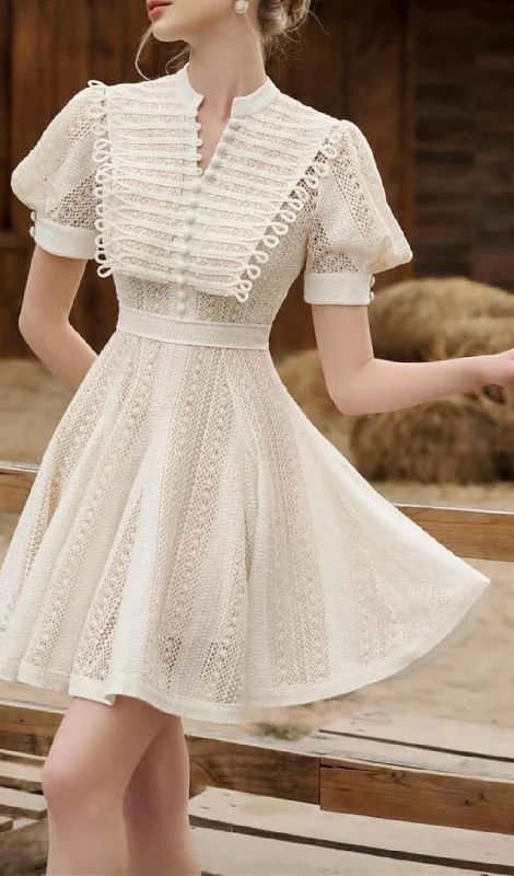 FLARED PUFFY SLEEVED LACE MINI DRESS IN WHITE Vintage mini dresses