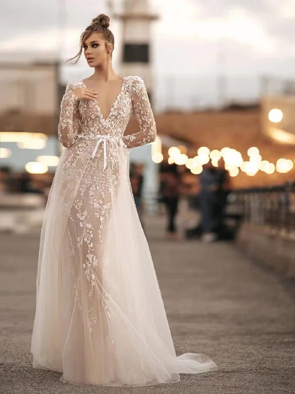 Long Sleeves Popular Wedding Dresses, V-neck Newest Wedding Dresses, Fashion Bridal Gowns Lace V-neck Dress