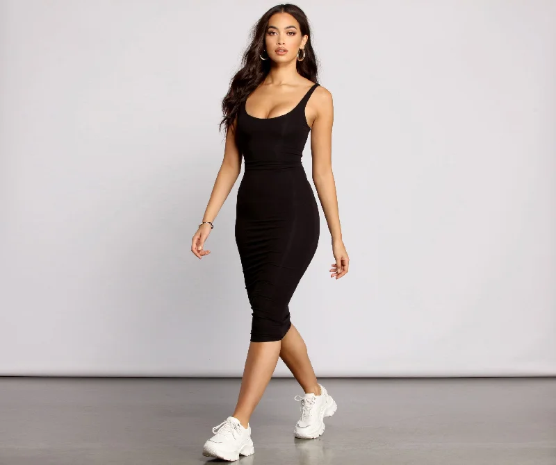 Slay Every Day Basic Graceful Scoop Neck Midi Dress PrettyLittleThing midi dresses